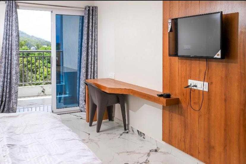 Super Townhouse Ambaji Formerly Hotel Kardhar Inn Экстерьер фото