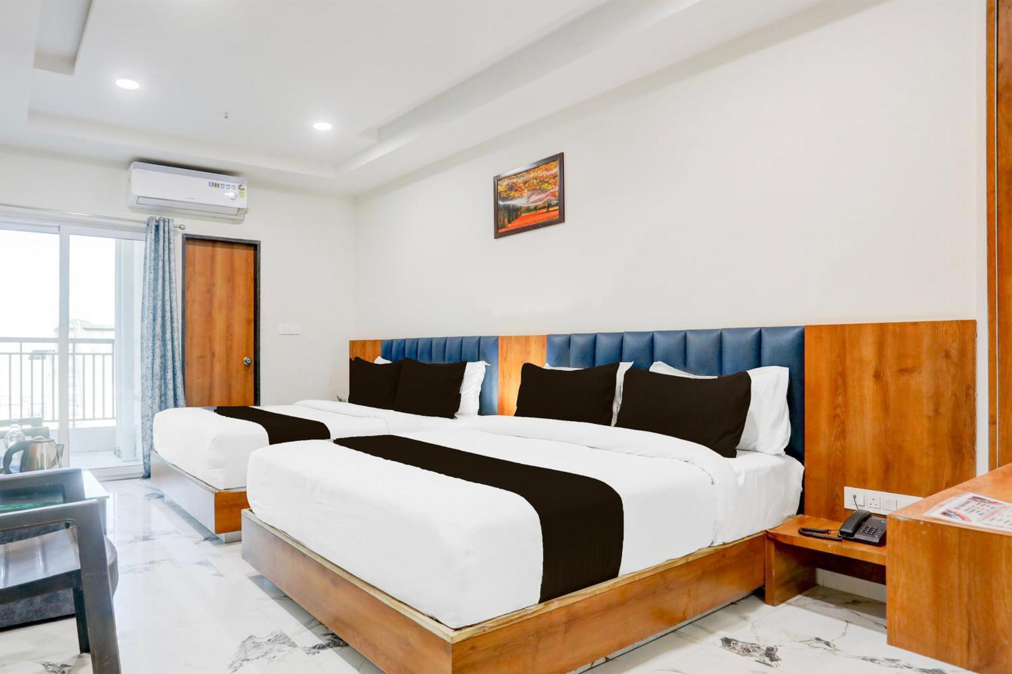 Super Townhouse Ambaji Formerly Hotel Kardhar Inn Экстерьер фото