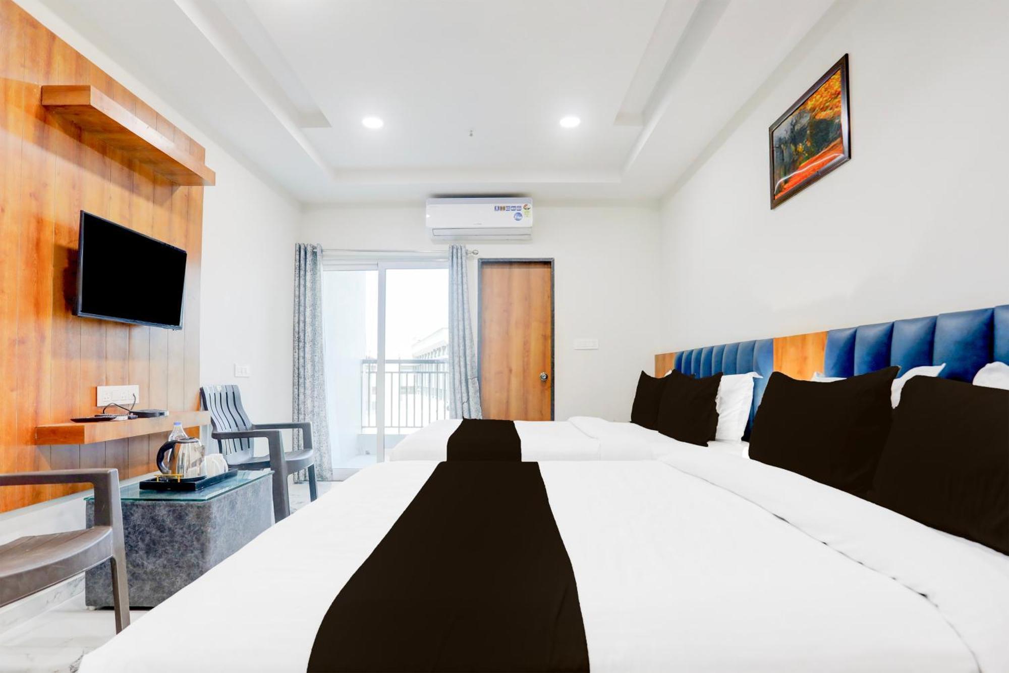Super Townhouse Ambaji Formerly Hotel Kardhar Inn Экстерьер фото