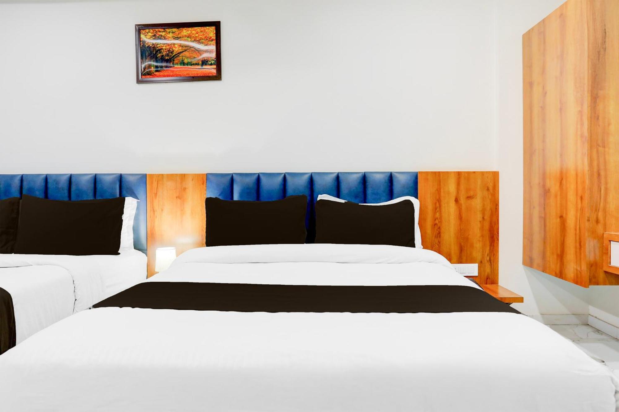 Super Townhouse Ambaji Formerly Hotel Kardhar Inn Экстерьер фото