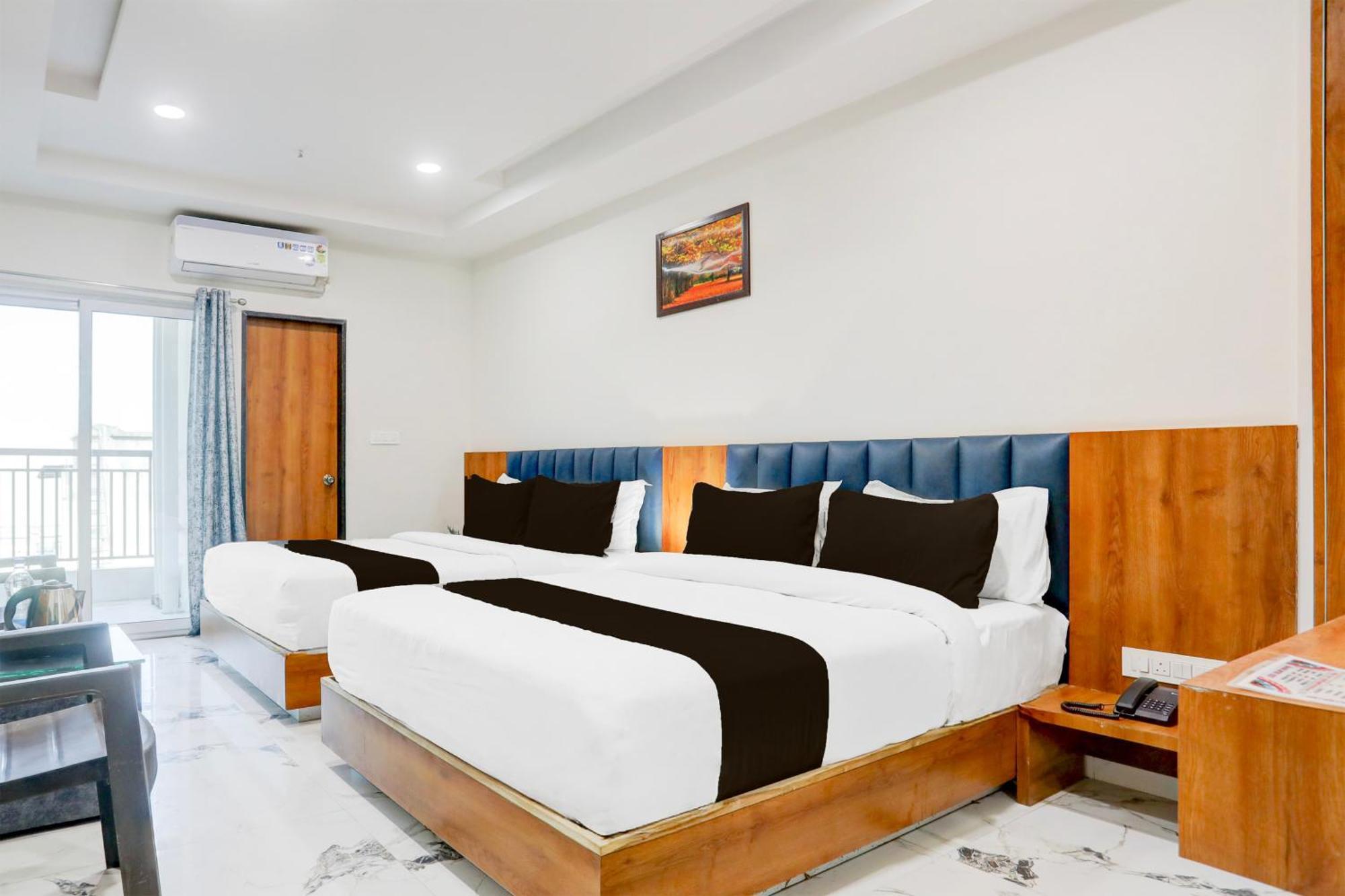 Super Townhouse Ambaji Formerly Hotel Kardhar Inn Экстерьер фото